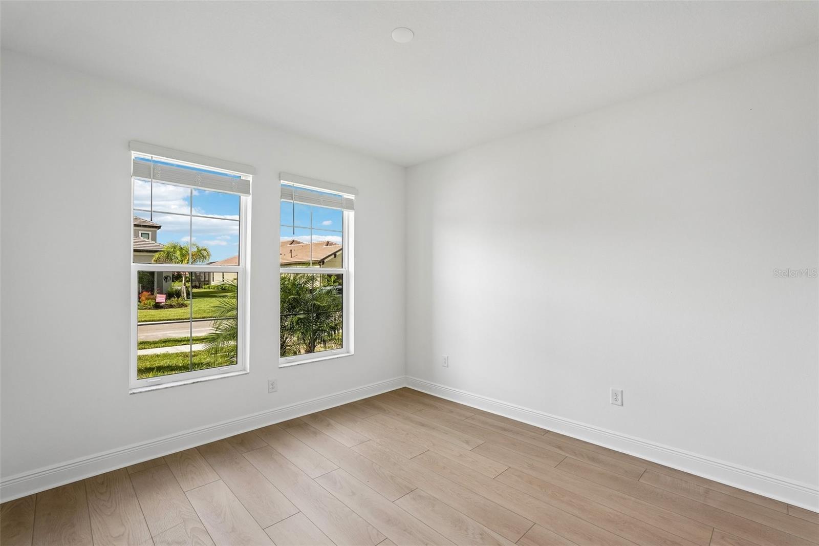 424 ALBERATA WAY — photo 10
