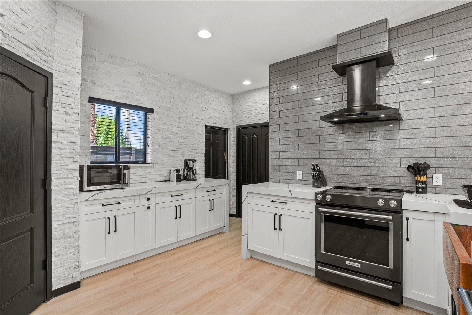 1185 S SHADE AVE — photo 15