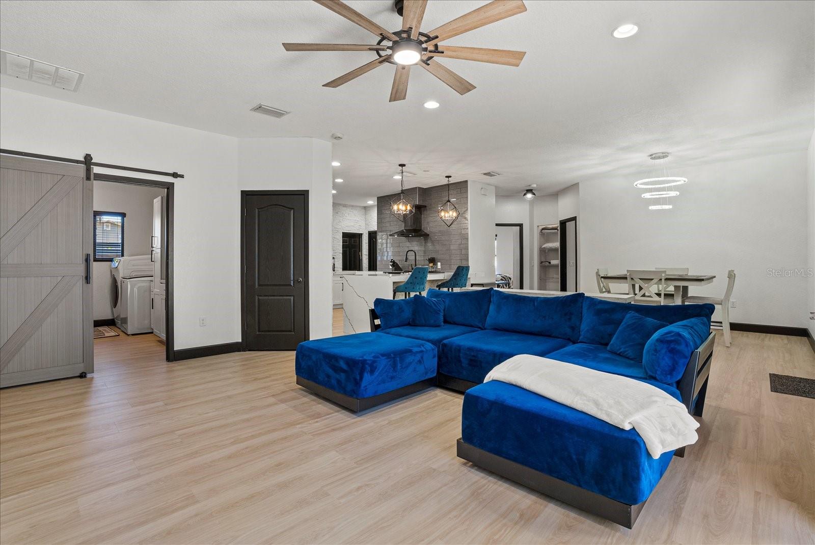1185 S SHADE AVE — photo 9