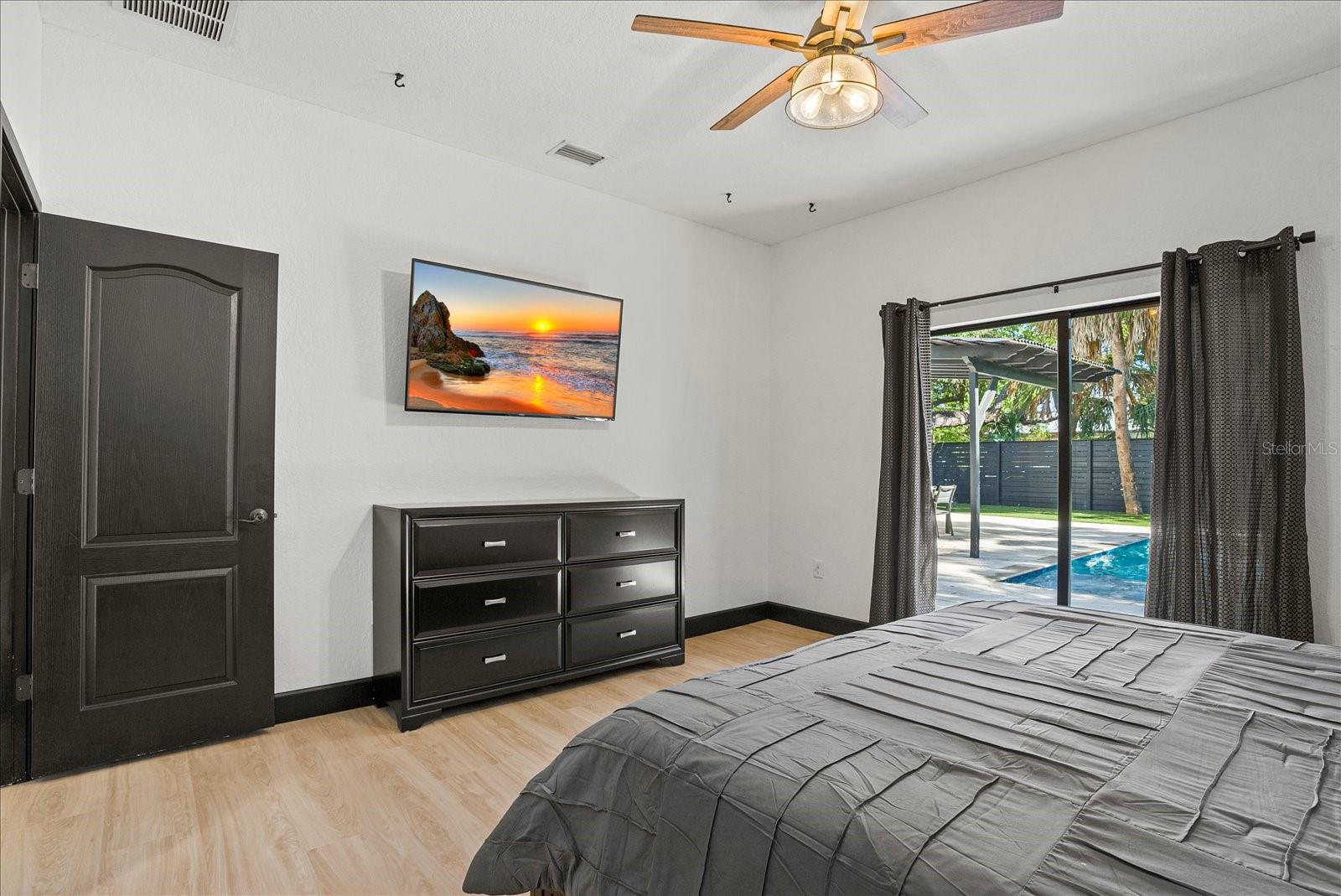 1185 S SHADE AVE — photo 24