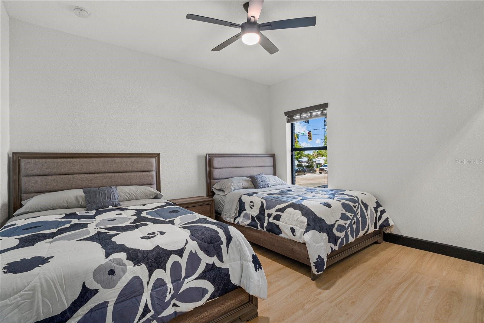 1185 S SHADE AVE — photo 19