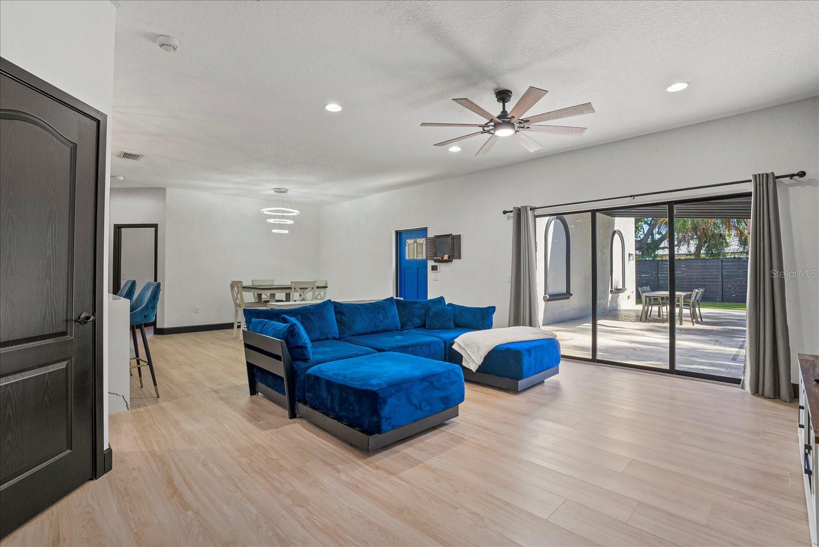 1185 S SHADE AVE — photo 8