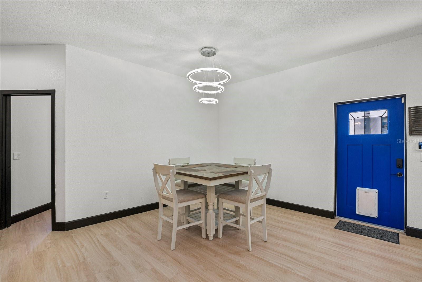 1185 S SHADE AVE — photo 10