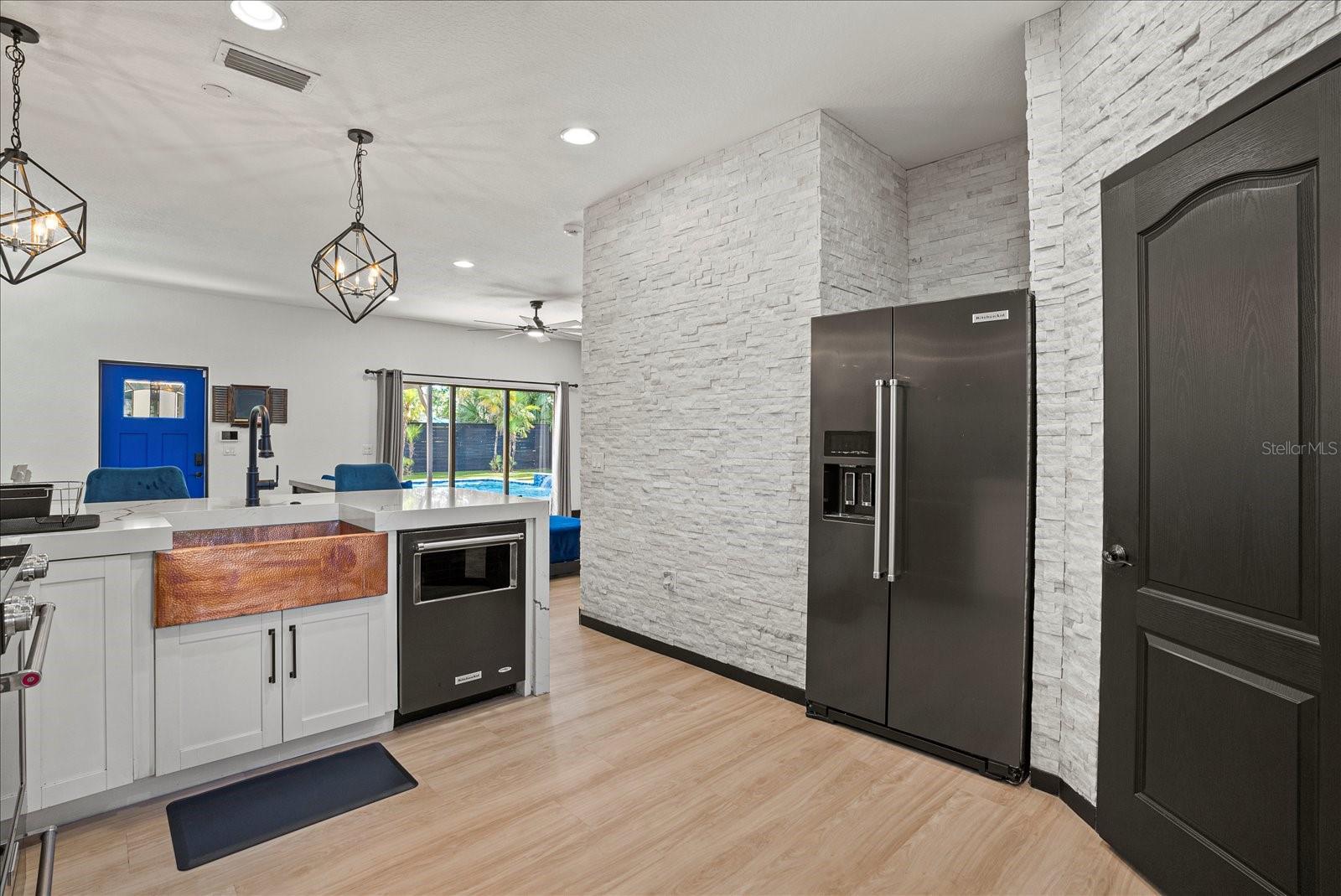1185 S SHADE AVE — photo 16
