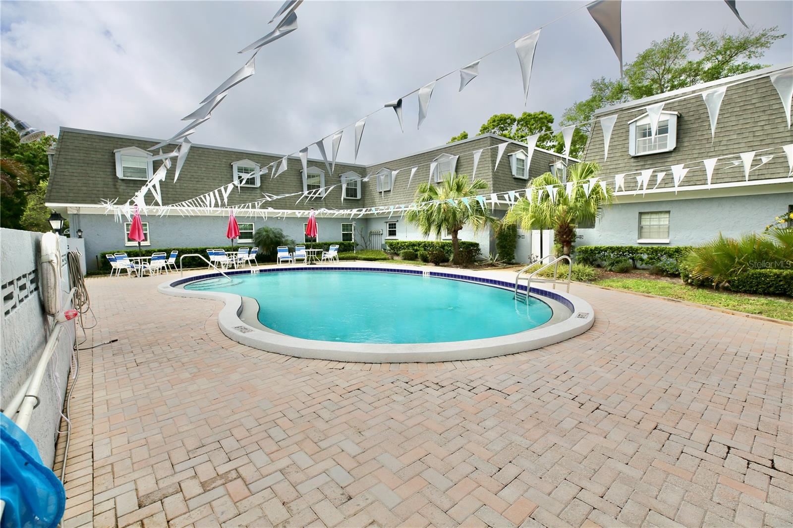 1713 BELLEAIR FOREST DR #C — photo 32