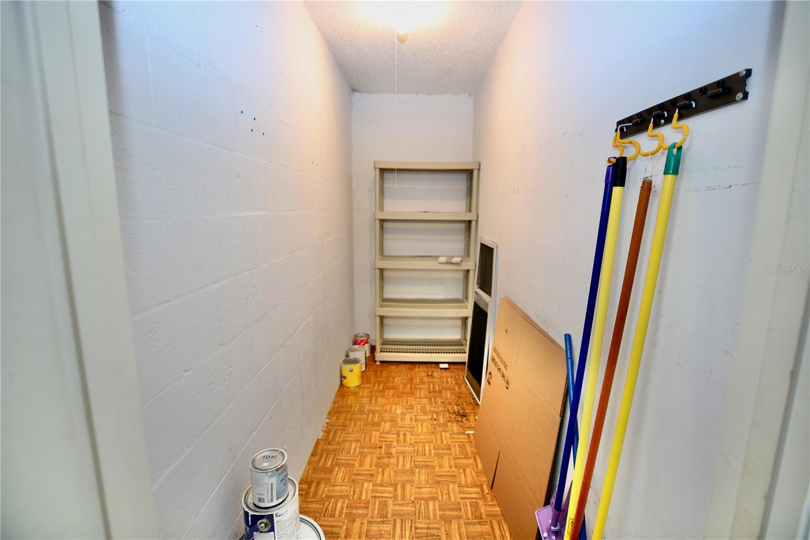 1713 BELLEAIR FOREST DR #C — photo 27