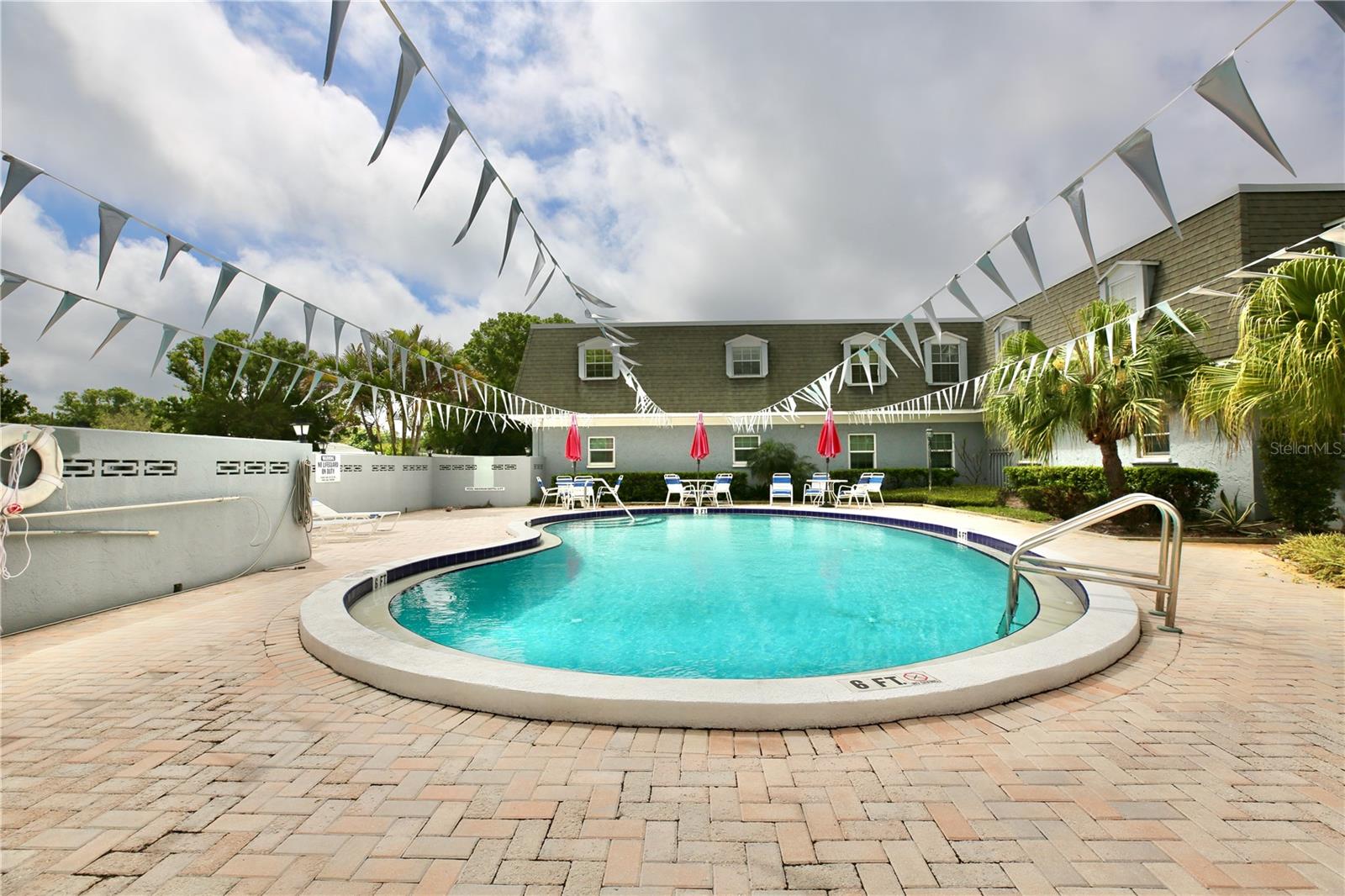 1713 BELLEAIR FOREST DR #C — photo 33