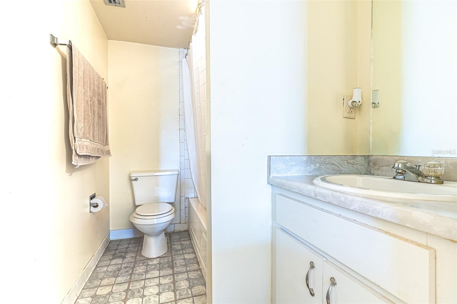 709 RUSSELL LN #222 — photo 7