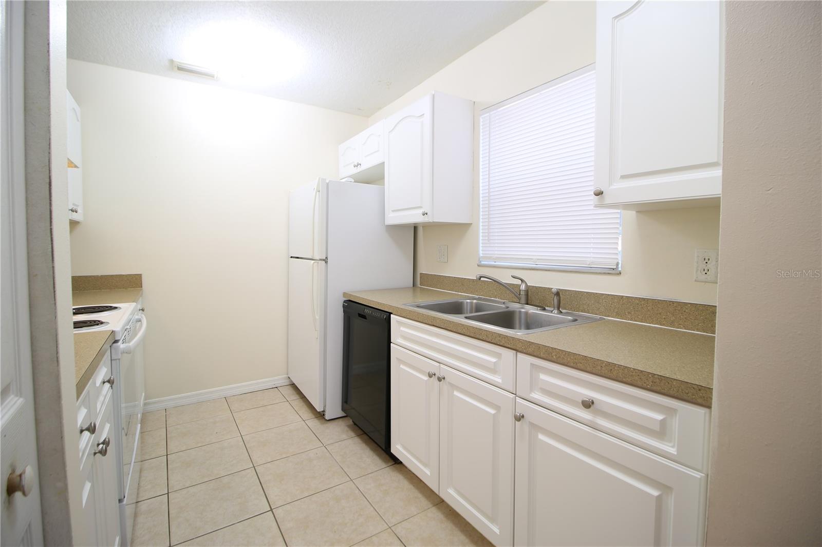 720 NEWTON AVE S — photo 5