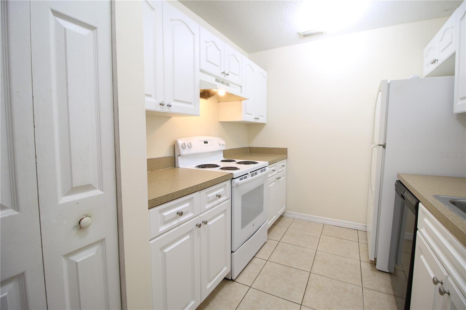 720 NEWTON AVE S — photo 4