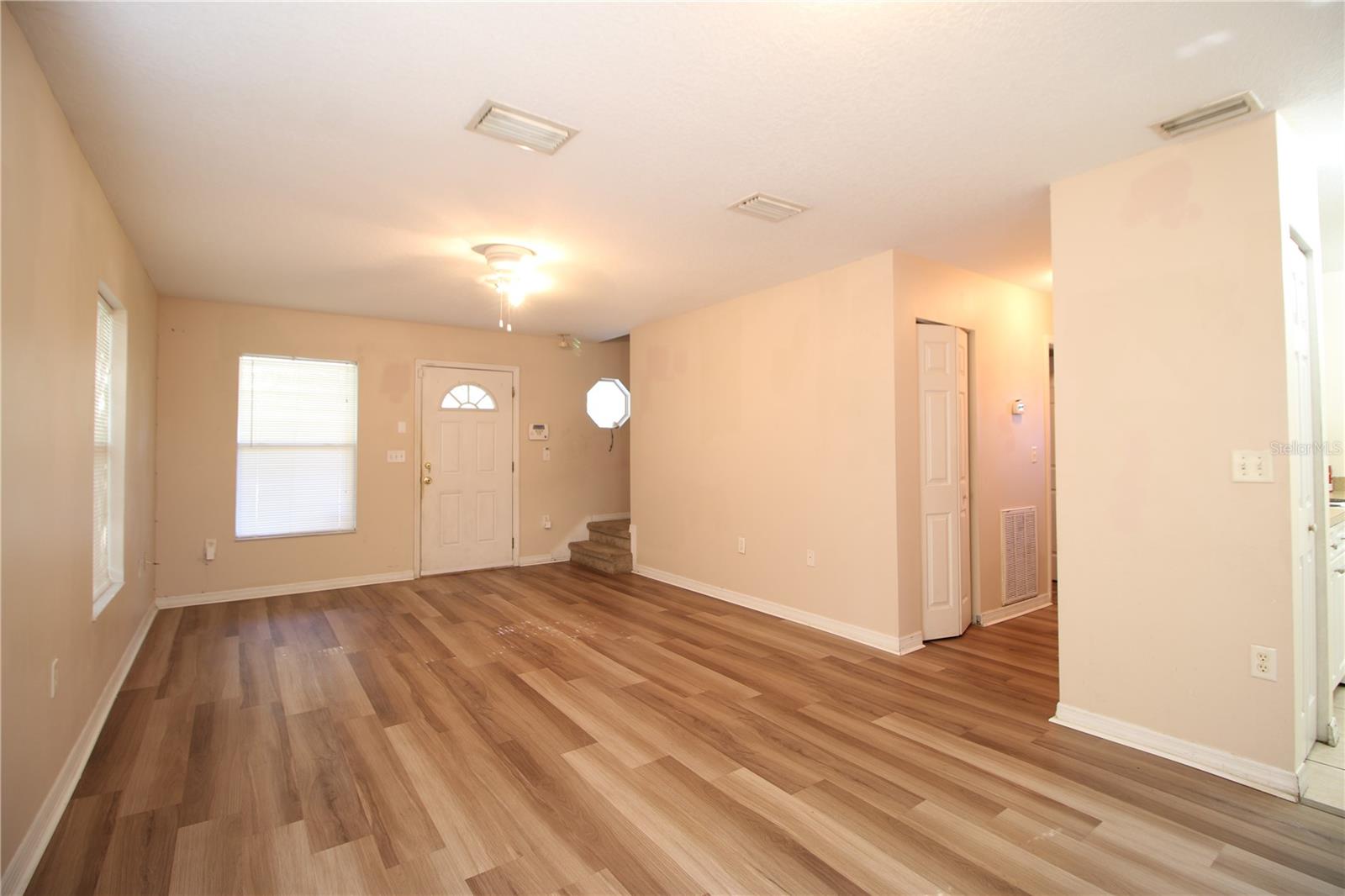 720 NEWTON AVE S — photo 2
