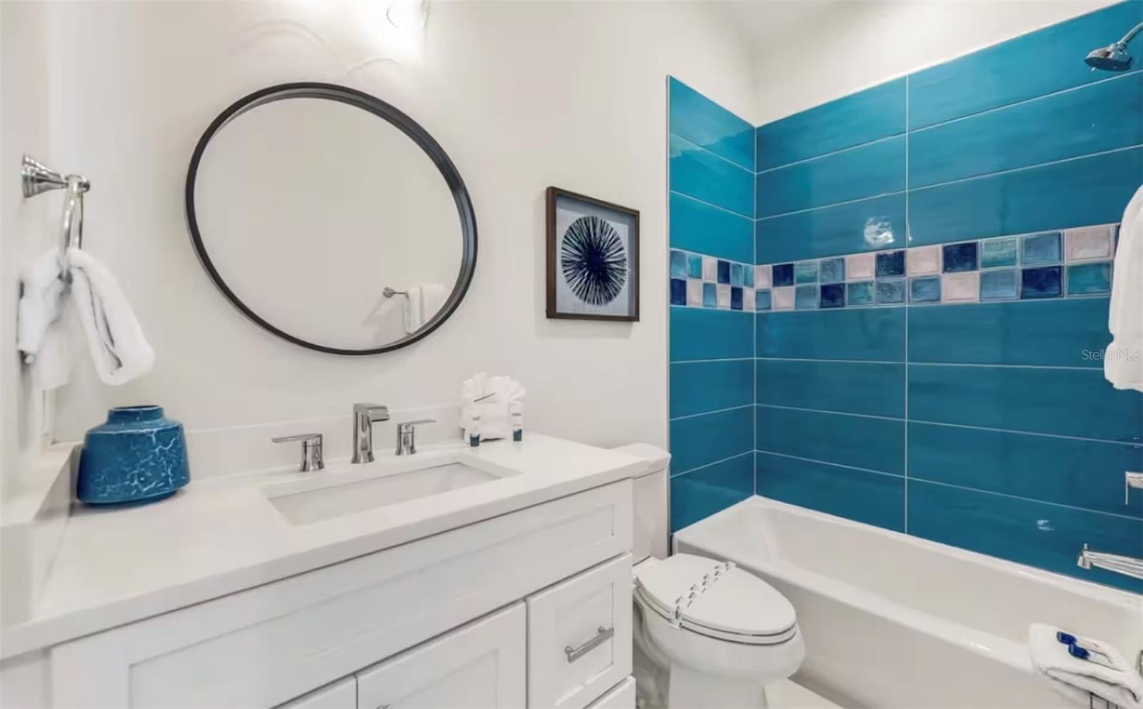 2210 AVENUE A — photo 23