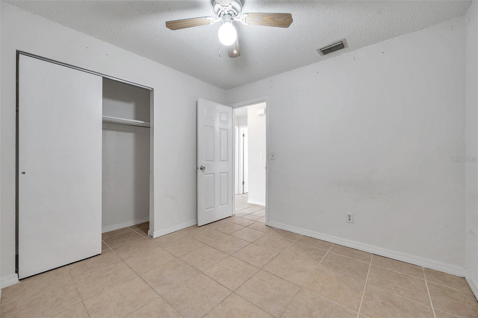 926 LAKE PALMS DR — photo 17