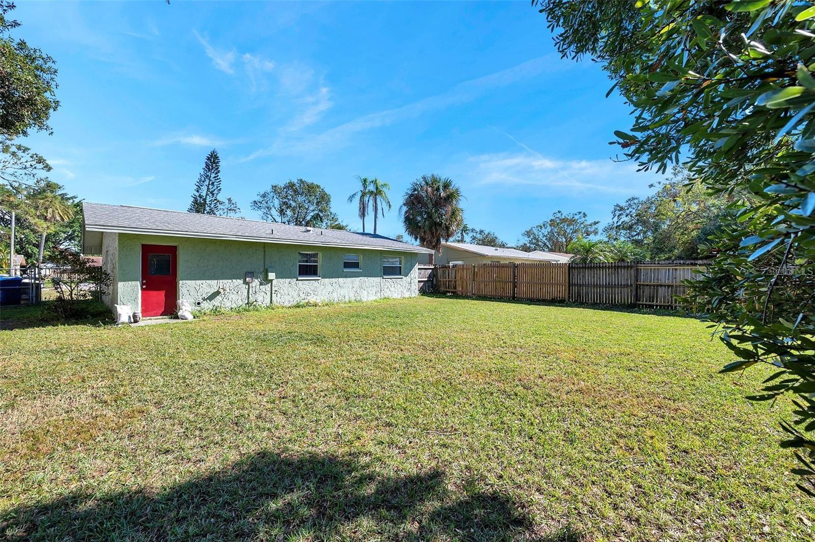 926 LAKE PALMS DR — photo 31