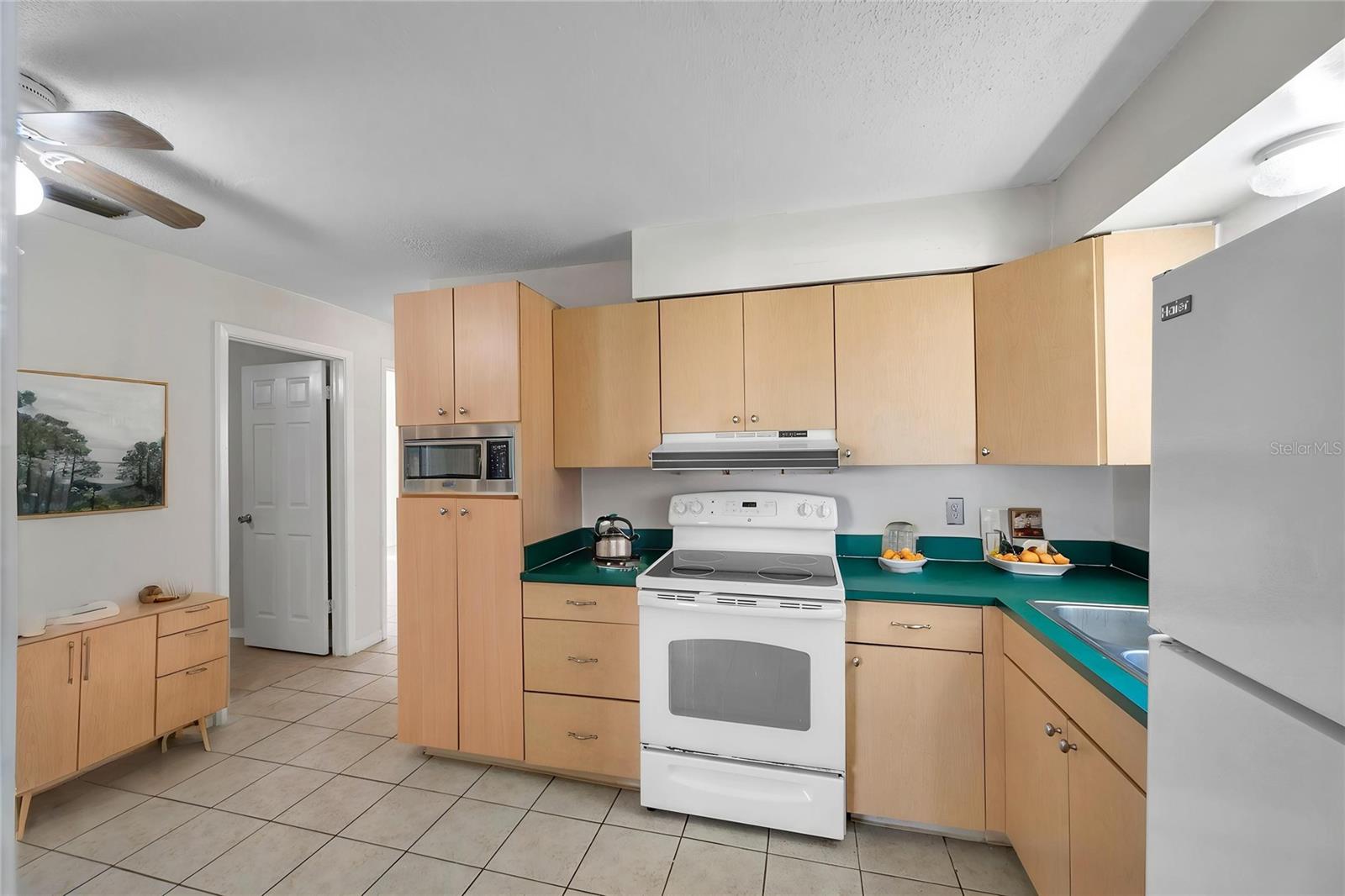 926 LAKE PALMS DR — photo 12