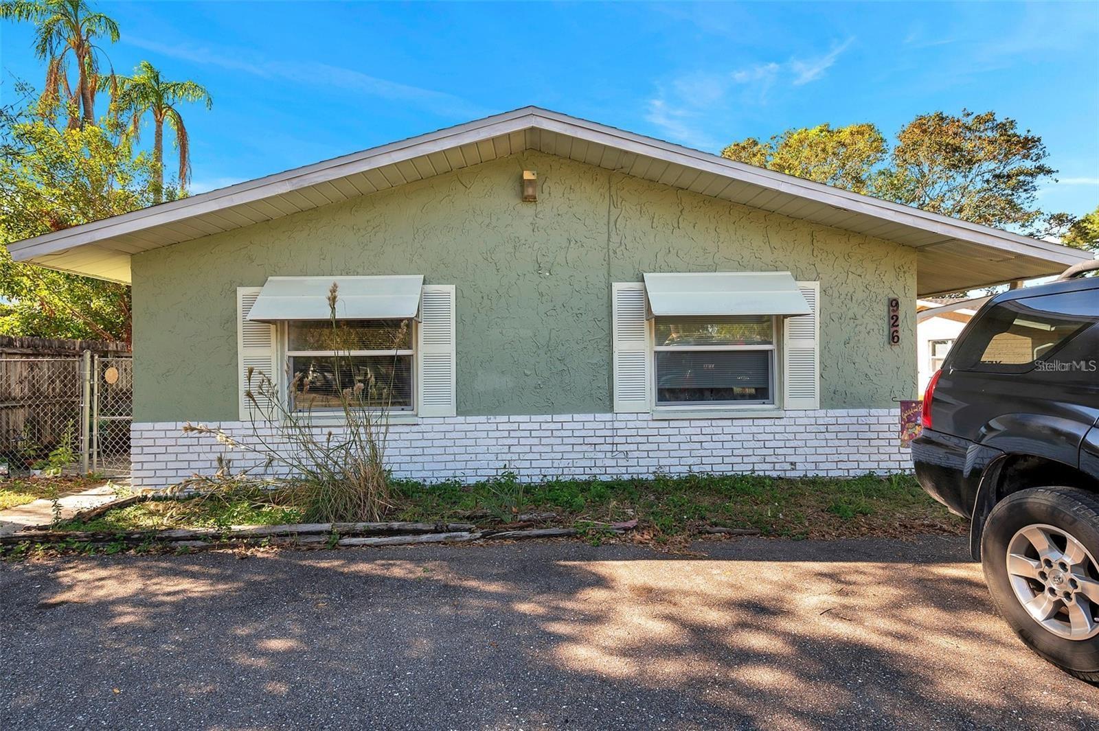 926 LAKE PALMS DR — photo 2