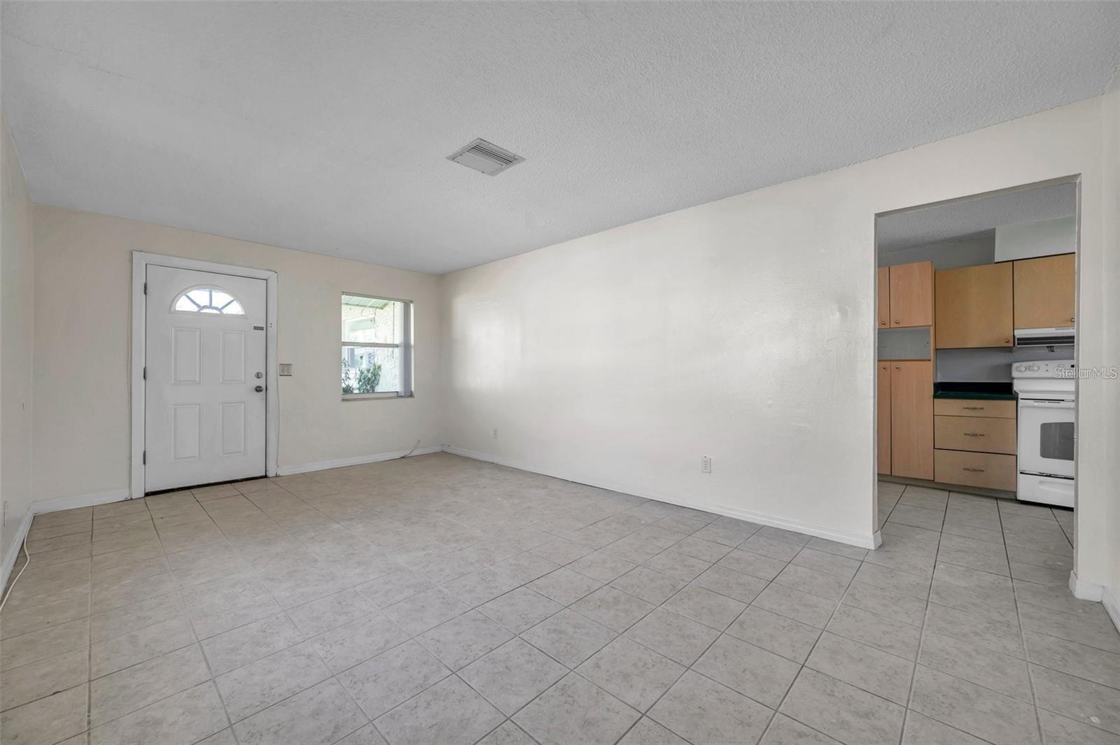 926 LAKE PALMS DR — photo 8