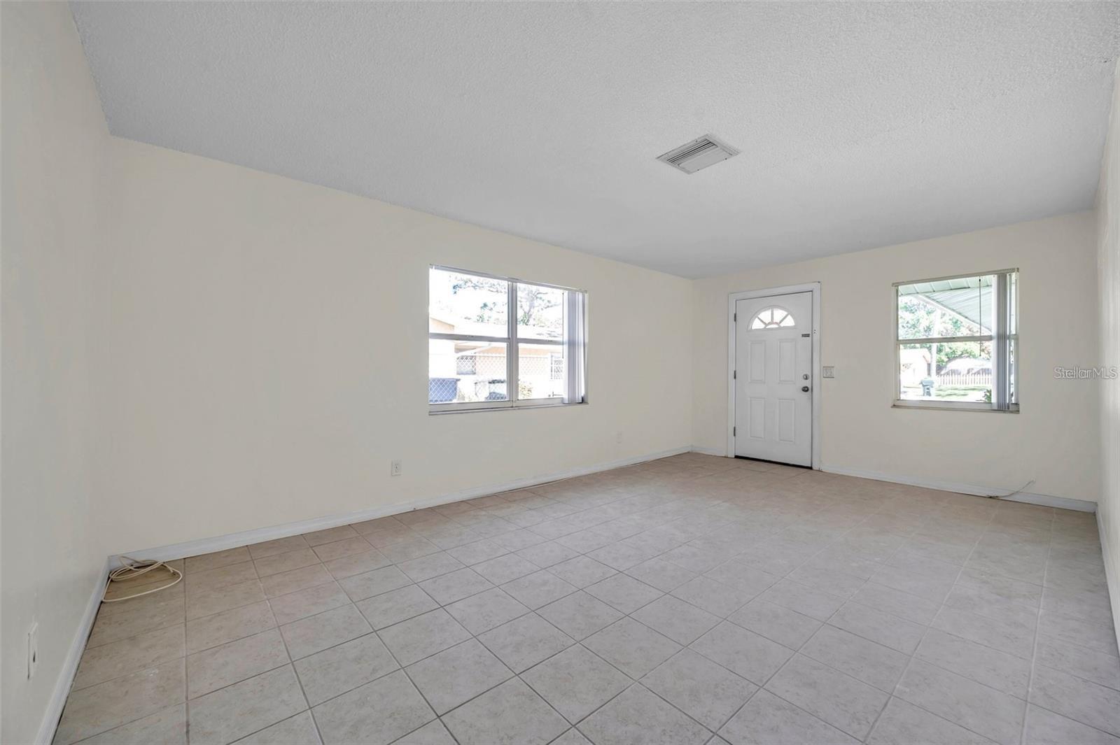 926 LAKE PALMS DR — photo 7