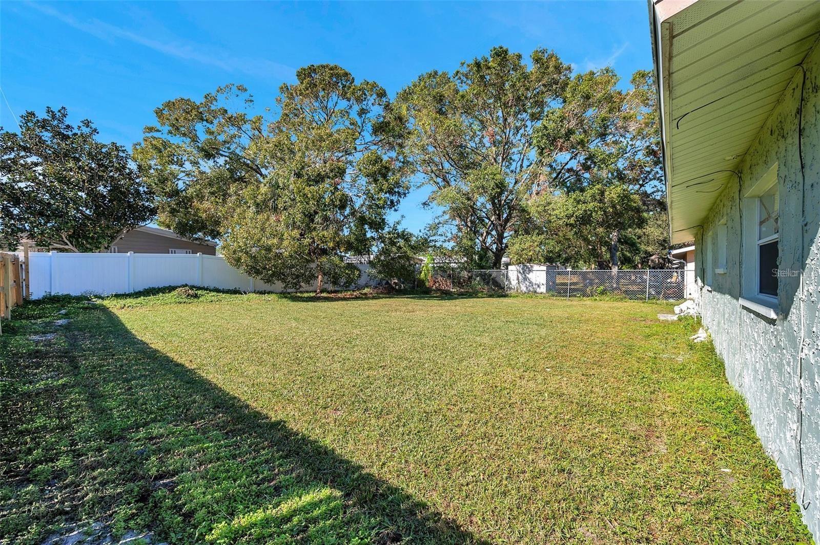 926 LAKE PALMS DR — photo 29