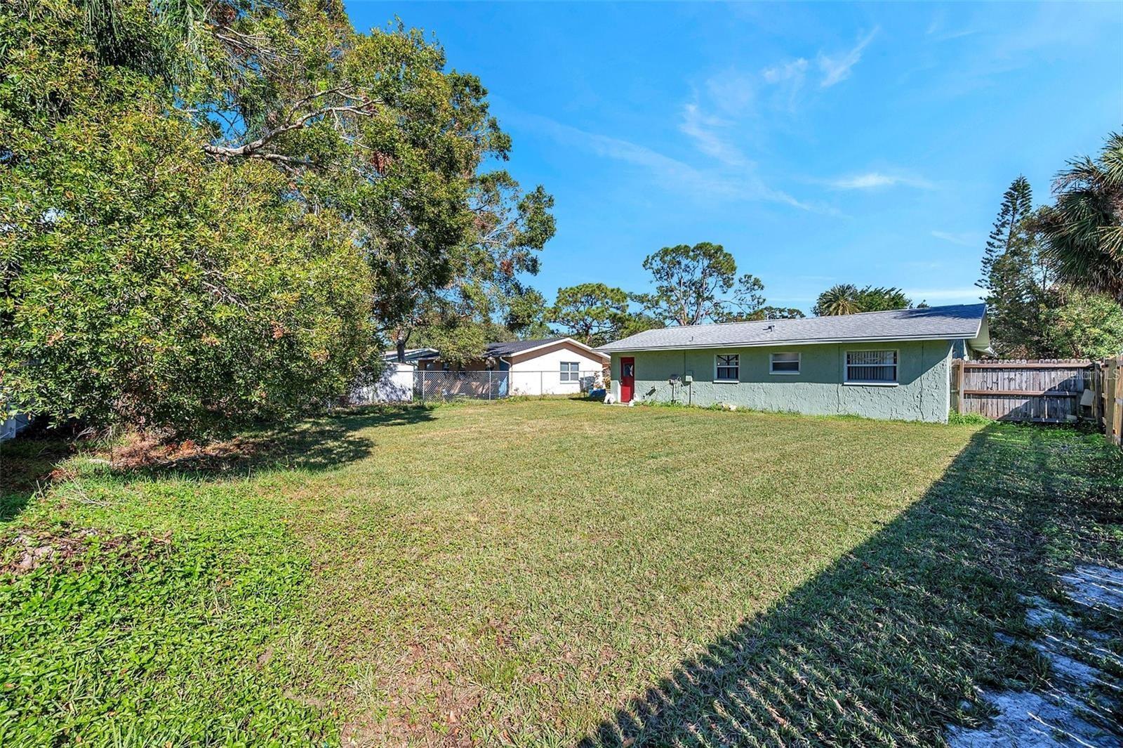 926 LAKE PALMS DR — photo 30