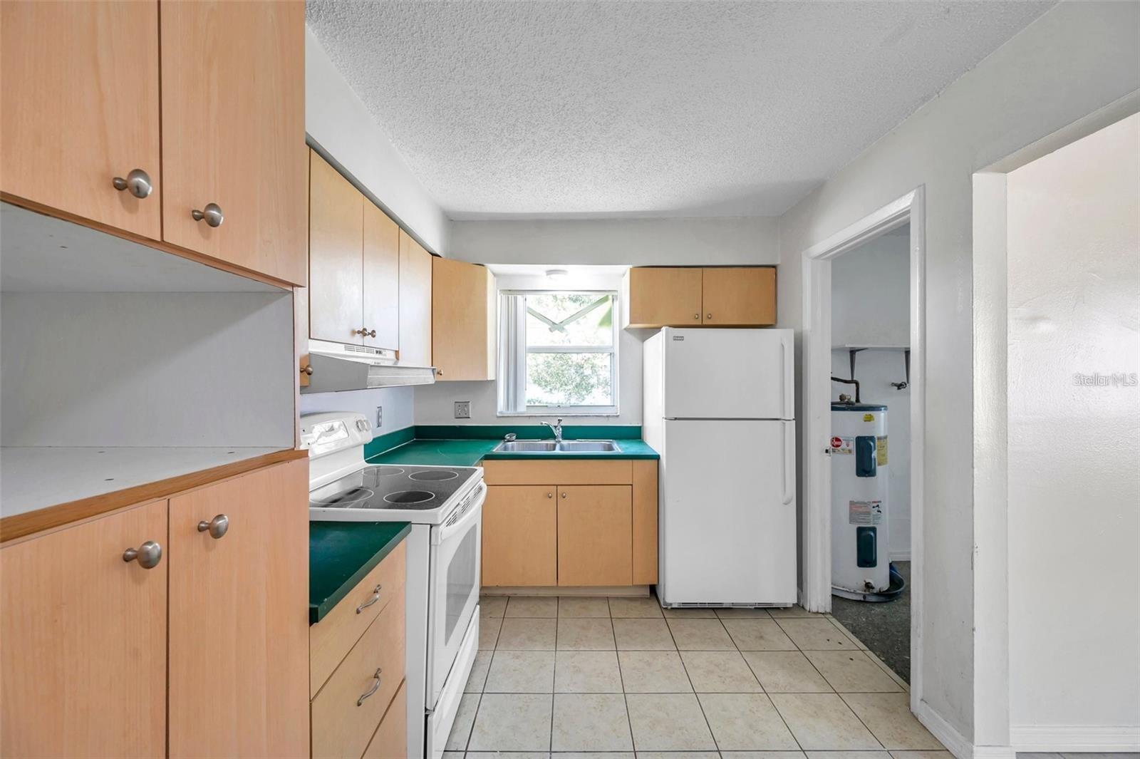 926 LAKE PALMS DR — photo 10