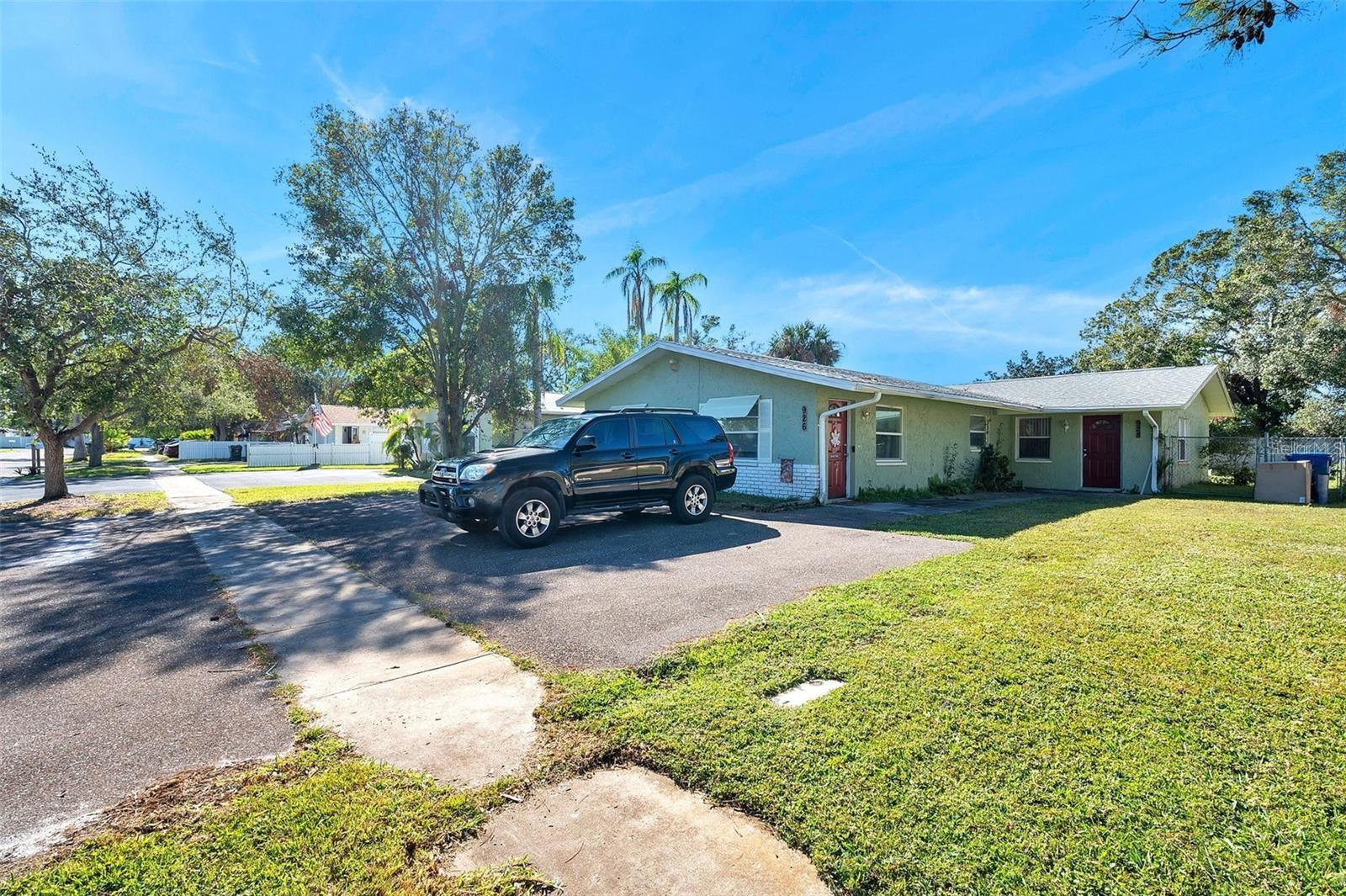 926 LAKE PALMS DR — photo 27