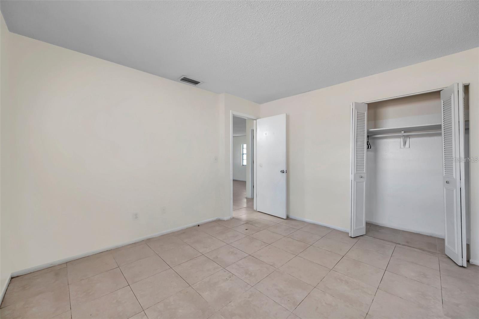 914 LAKE PALMS DR — photo 25