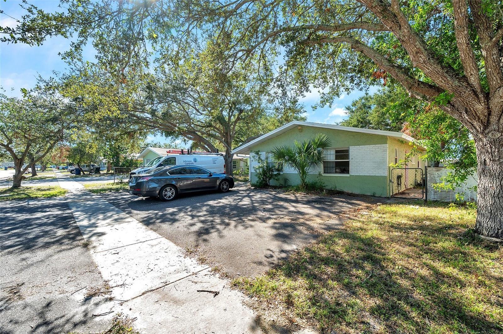 914 LAKE PALMS DR — photo 4