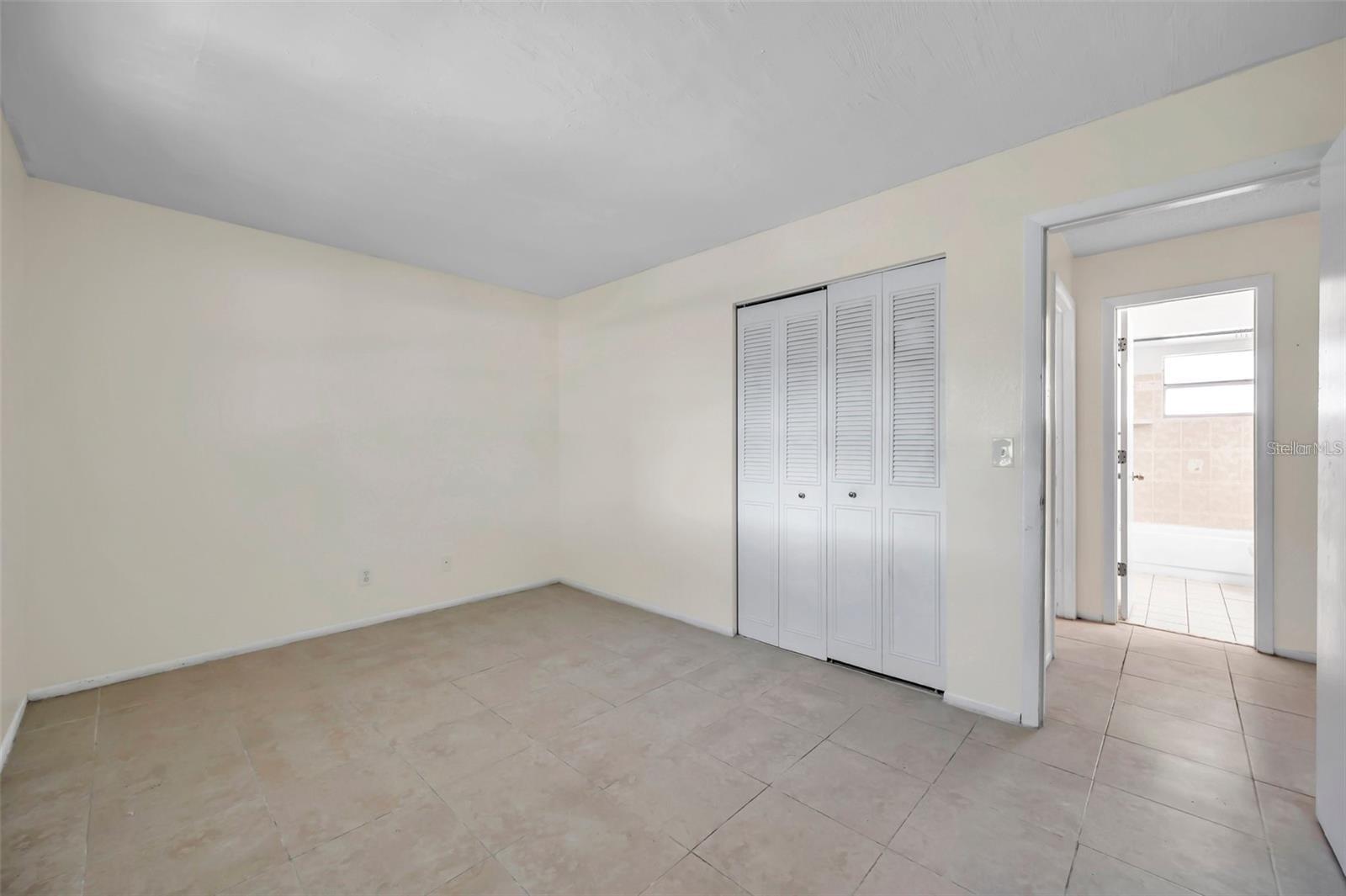 914 LAKE PALMS DR — photo 21