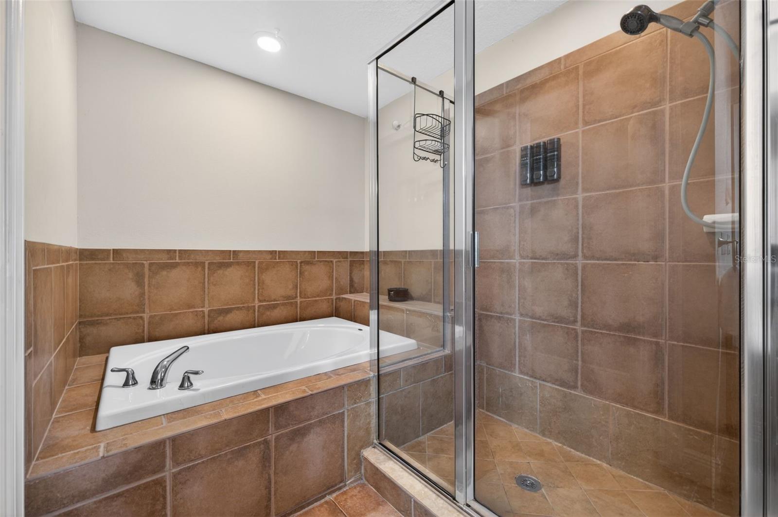 184 VALENCIA CIR — photo 26