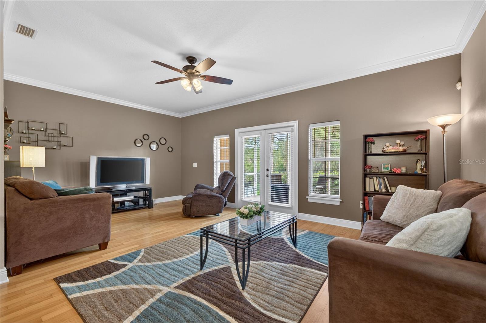 184 VALENCIA CIR — photo 12