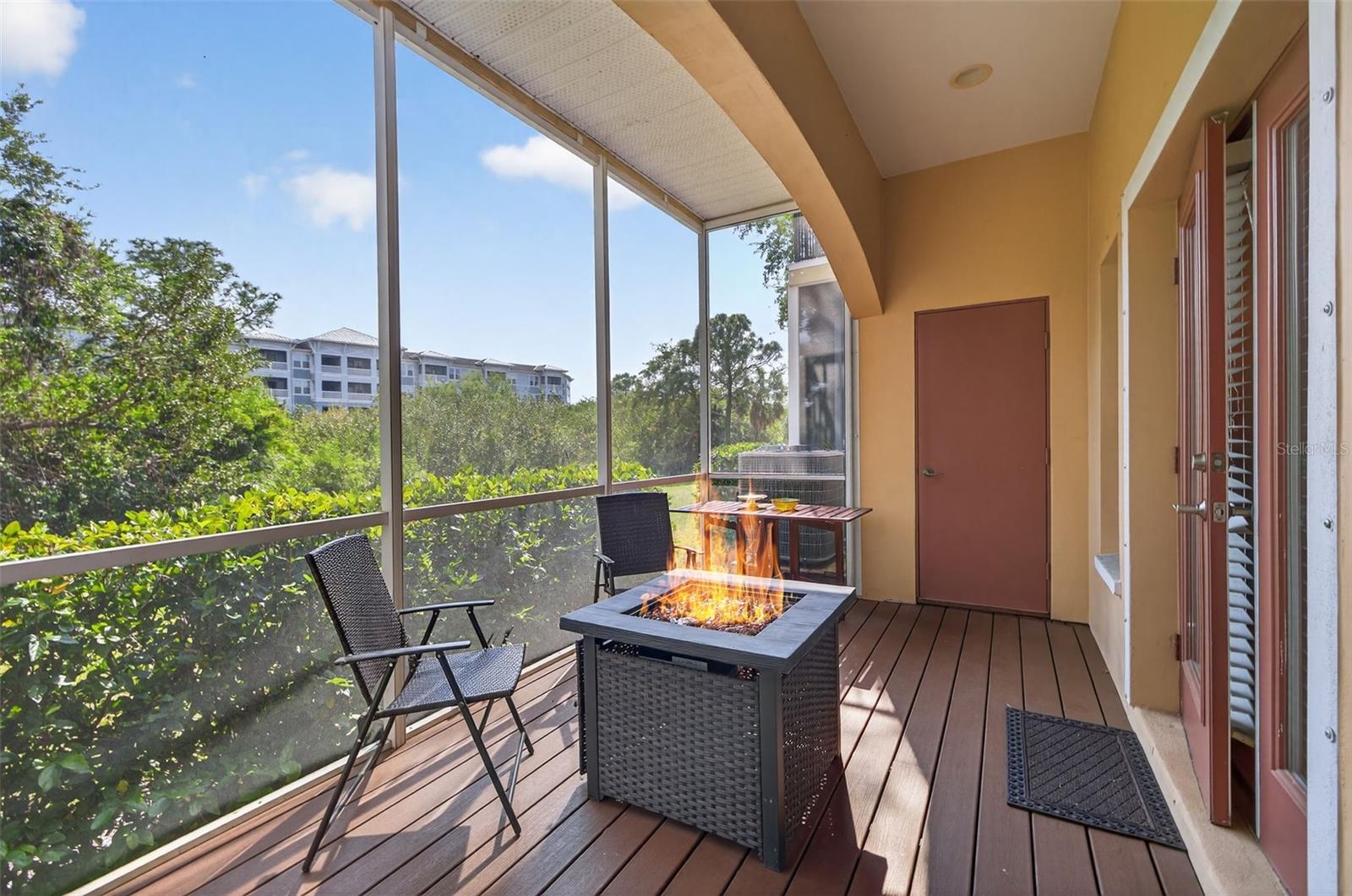 184 VALENCIA CIR — photo 19