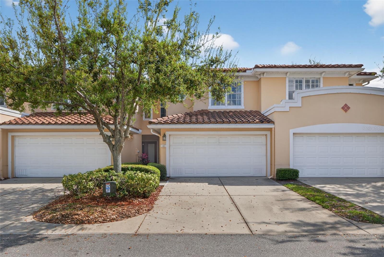 184 VALENCIA CIR — photo 2
