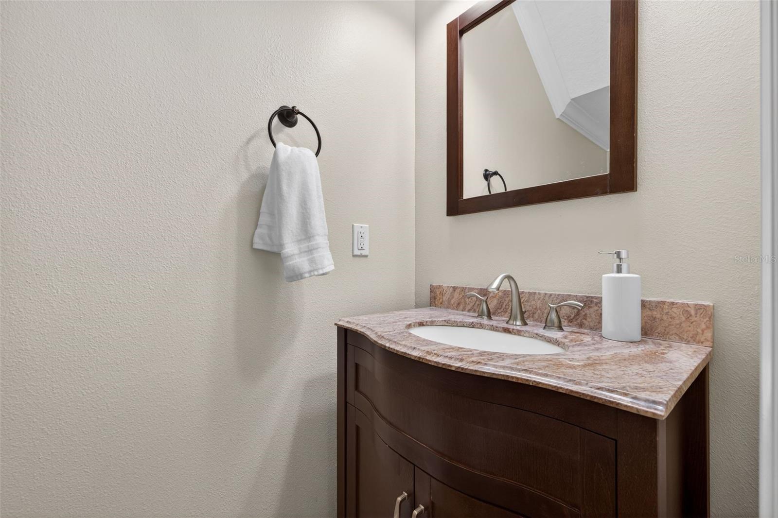 184 VALENCIA CIR — photo 20
