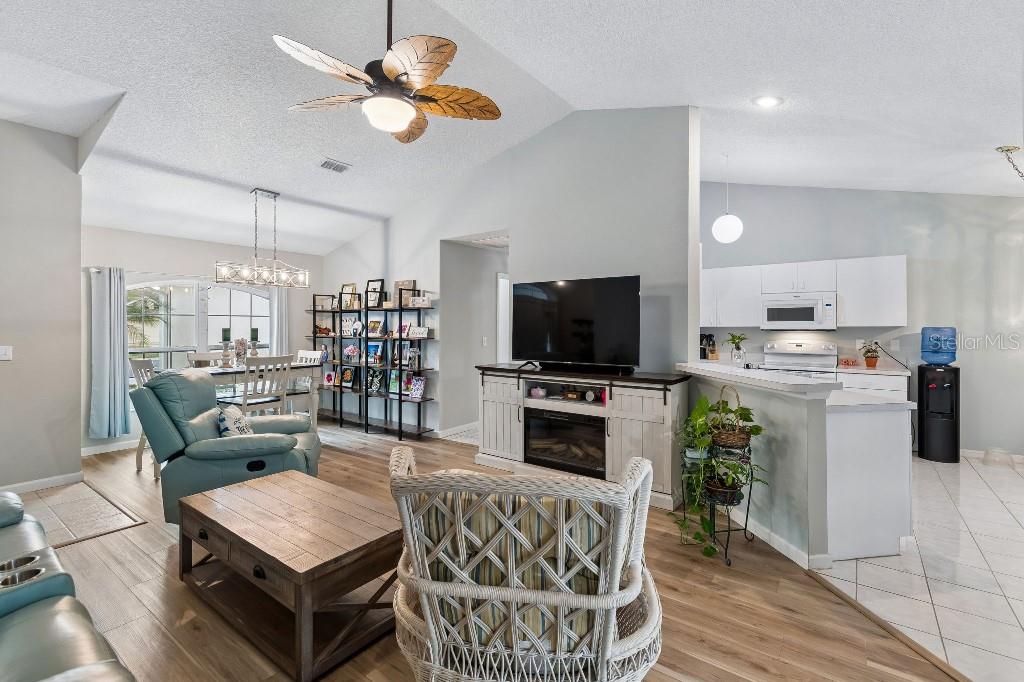 2035 E DEL WEBB BLVD — photo 12