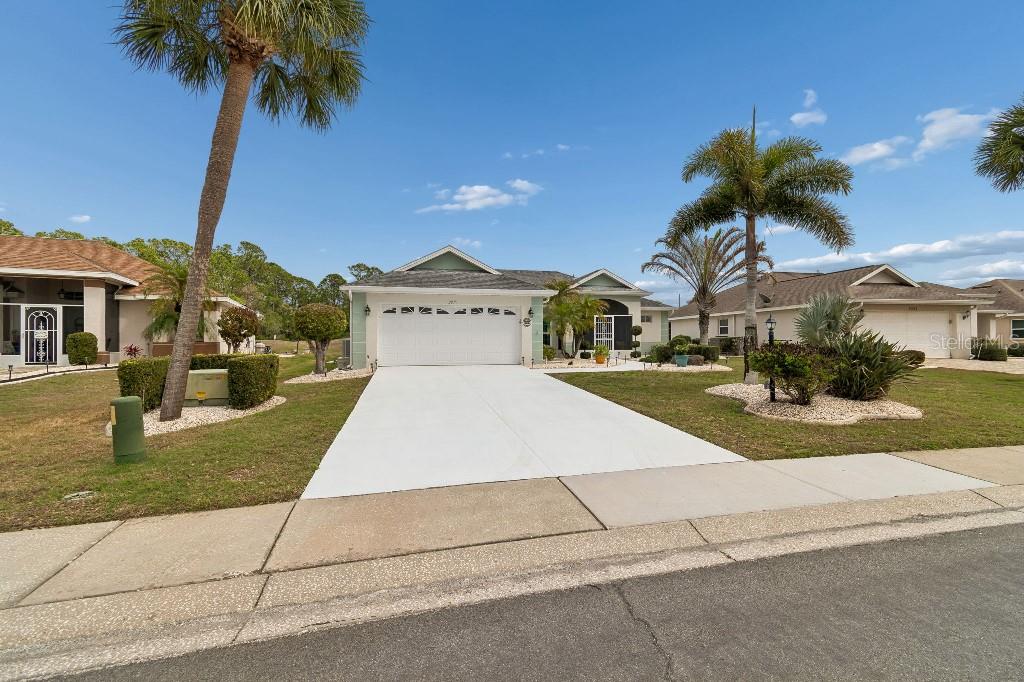 2035 E DEL WEBB BLVD — photo 3