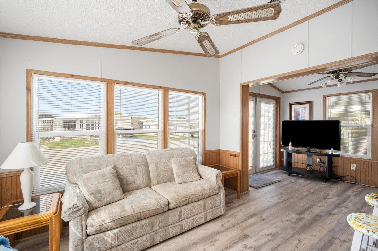 35045 CYNTHIA AVE — photo 8