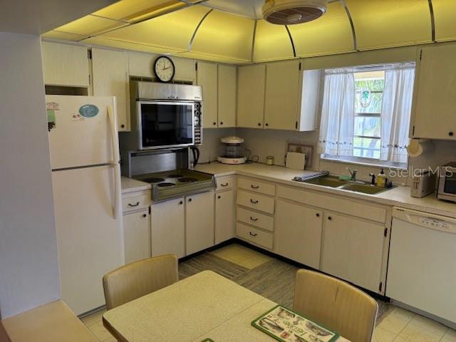 4700 COVE CIR #203 — photo 2