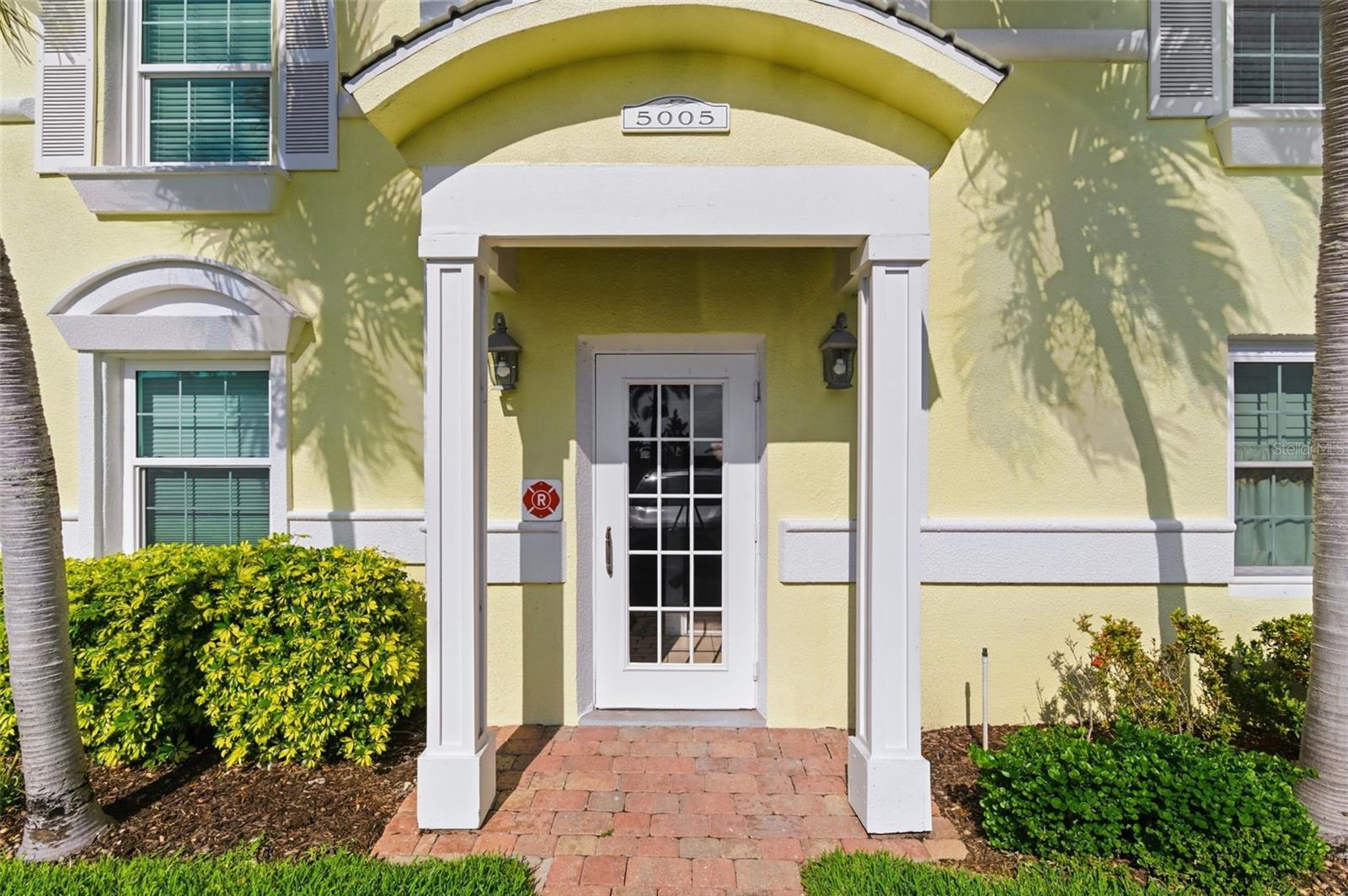 5005 COQUINA KEY DR SE #E — photo 2