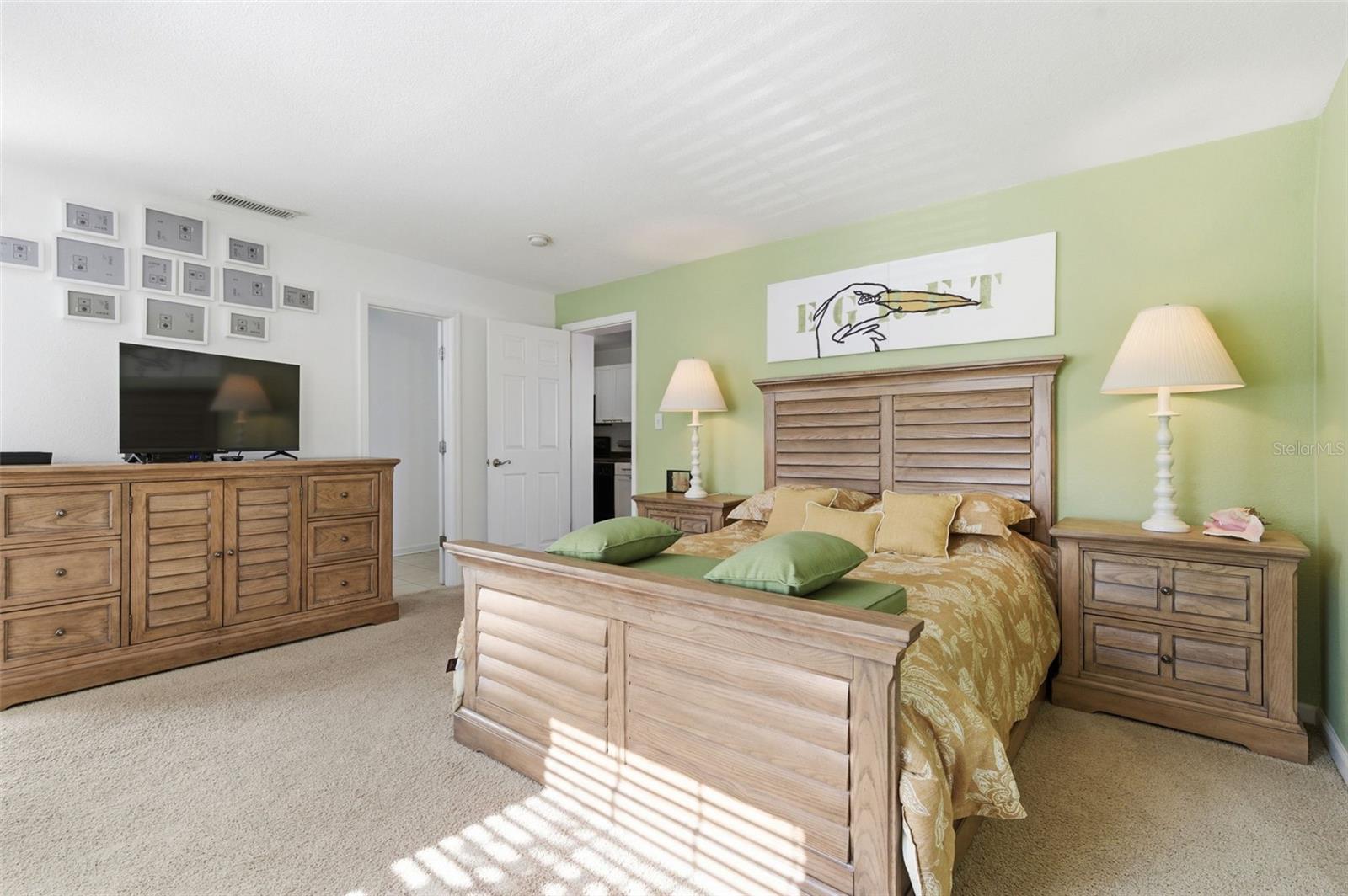 5005 COQUINA KEY DR SE #E — photo 4