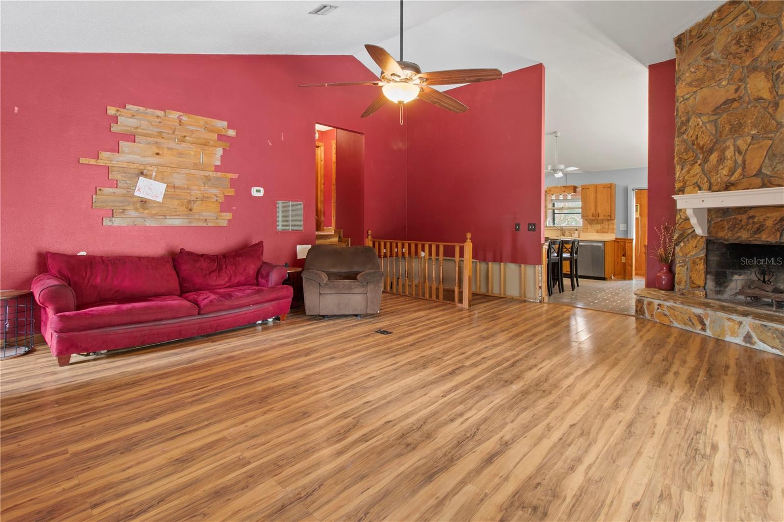 1143 MEYERS RD — photo 4