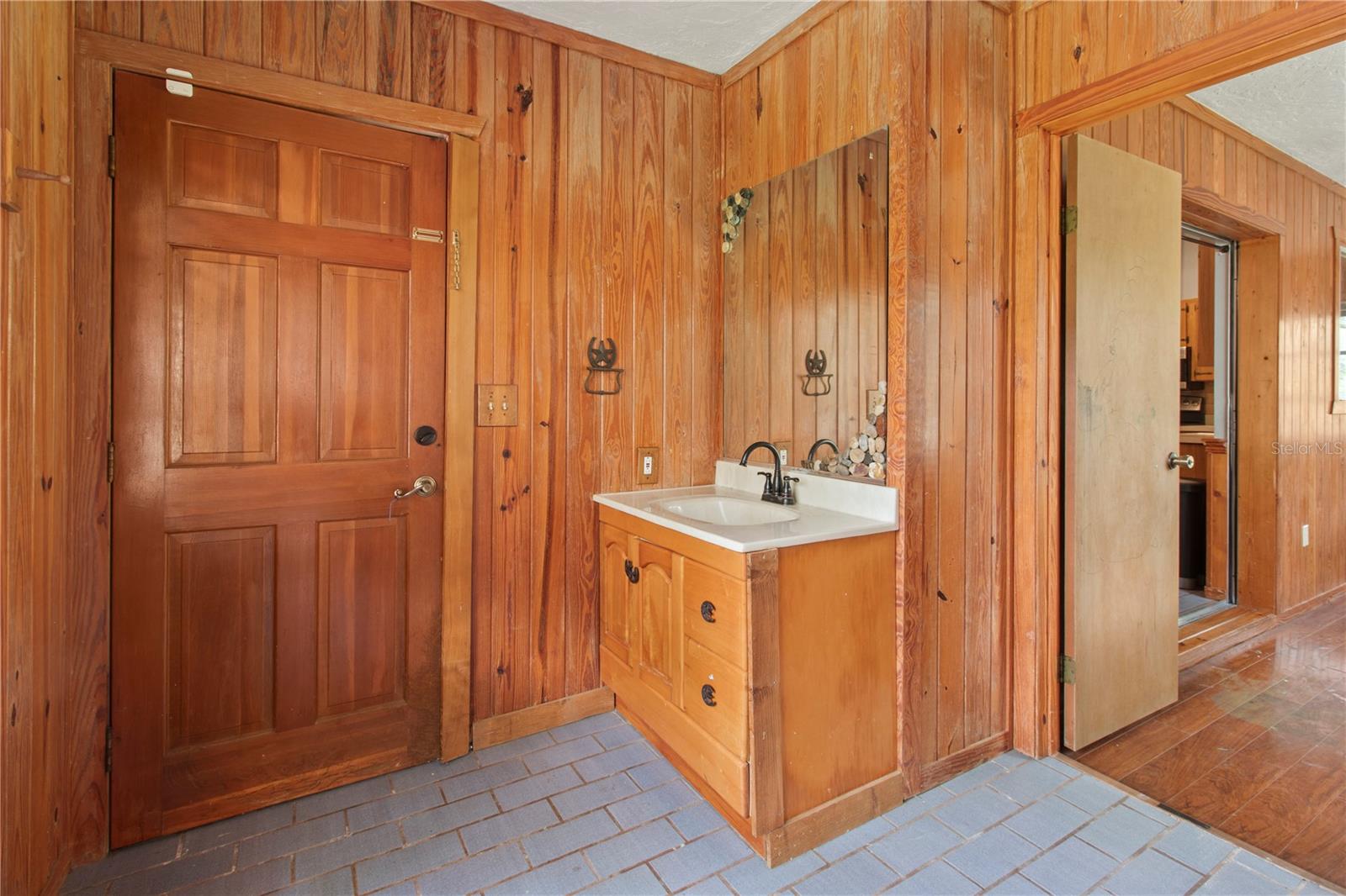 1143 MEYERS RD — photo 16