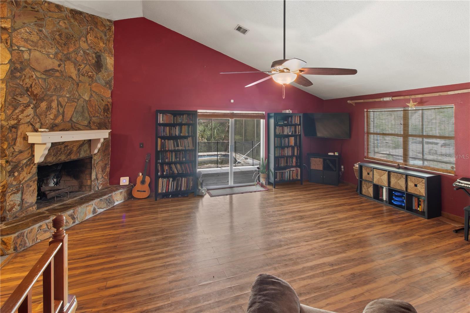 1143 MEYERS RD — photo 7