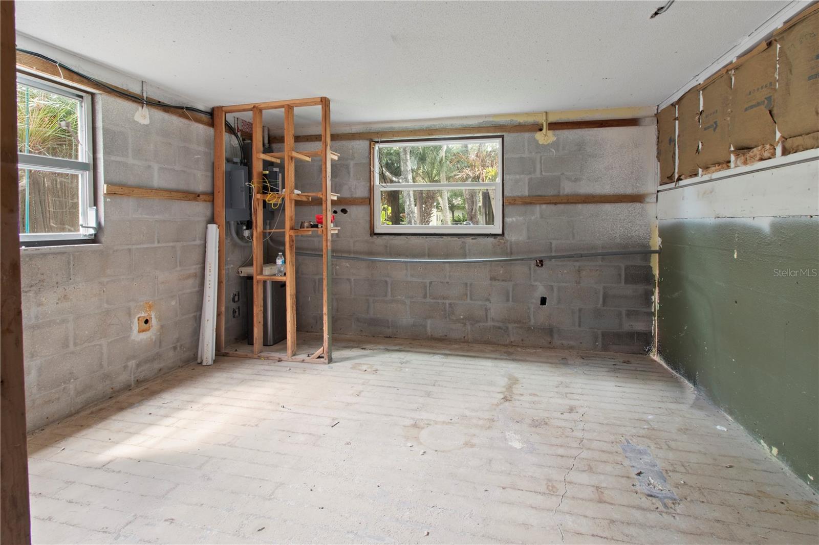 1143 MEYERS RD — photo 34