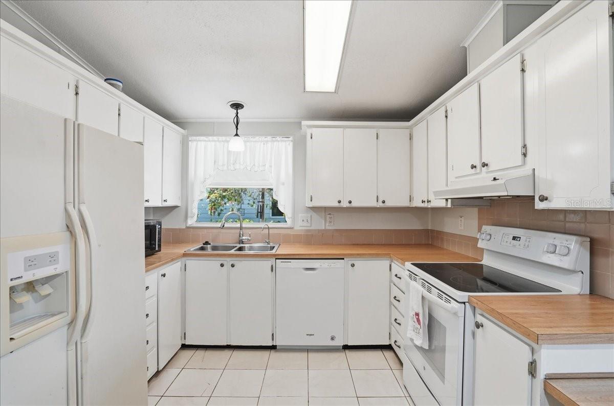 8514 MONARCH PL — photo 17
