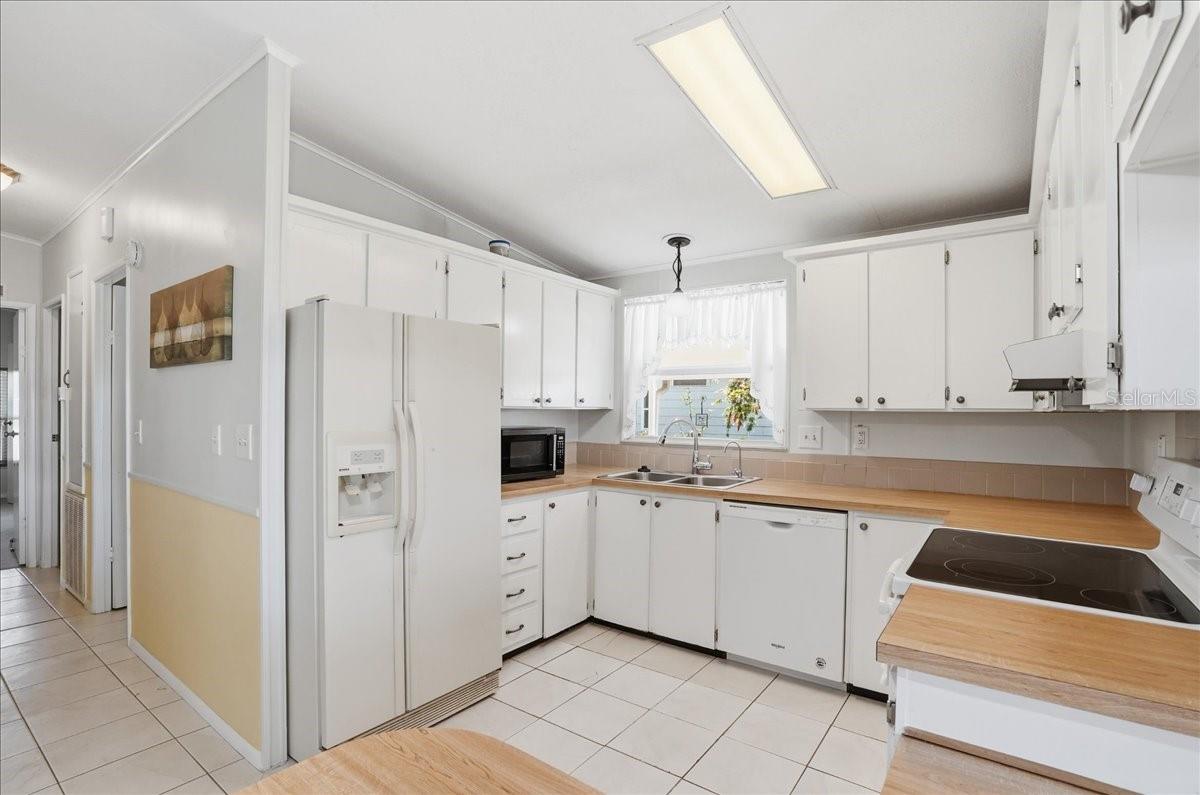 8514 MONARCH PL — photo 16