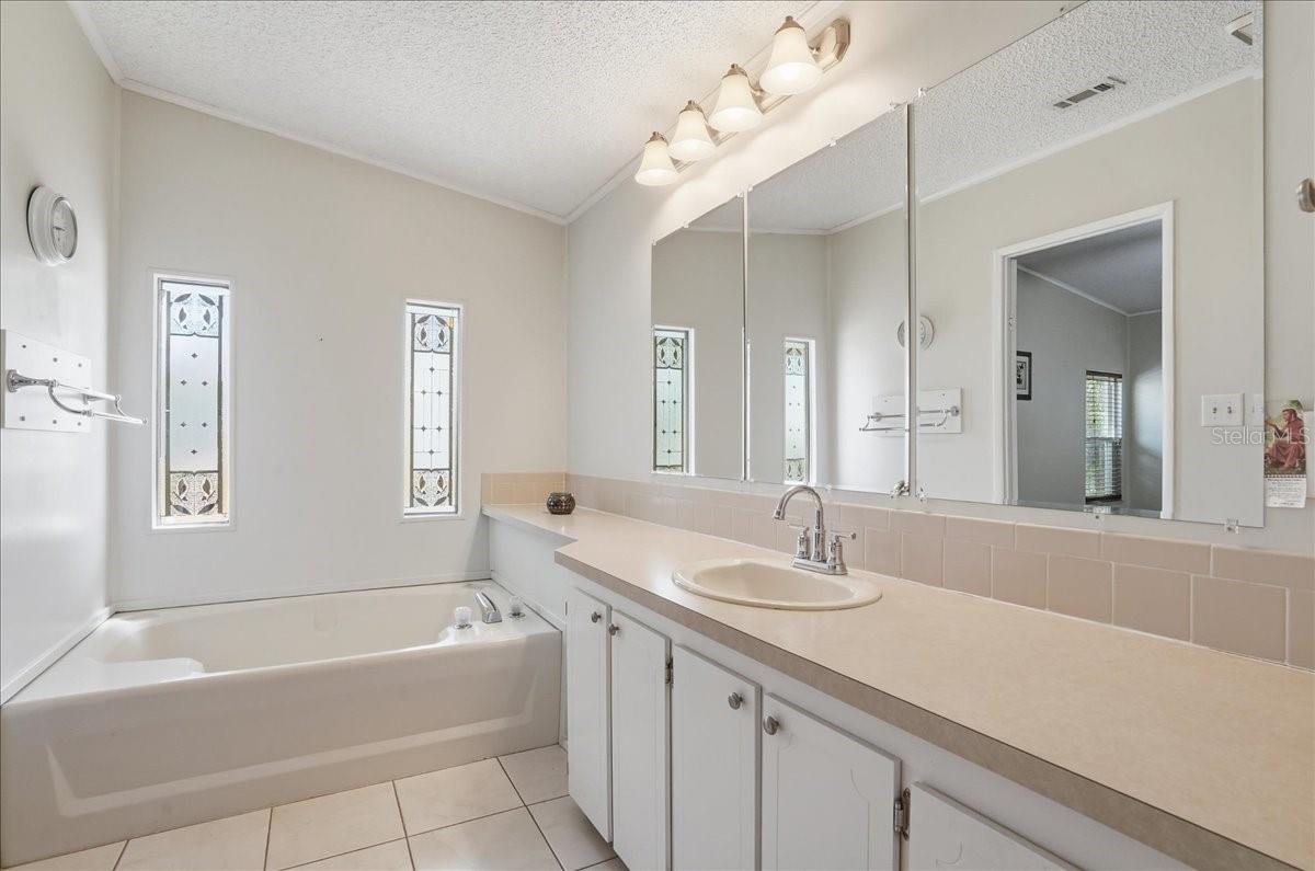 8514 MONARCH PL — photo 36