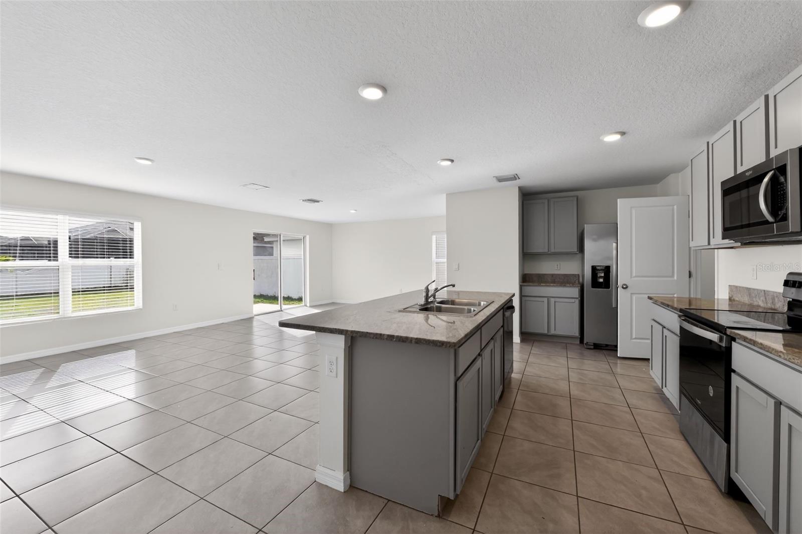 439 SUNLIT CORAL ST — photo 4
