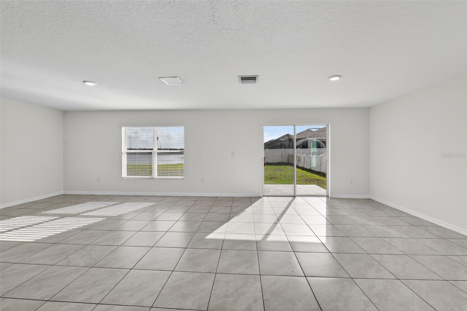 439 SUNLIT CORAL ST — photo 8