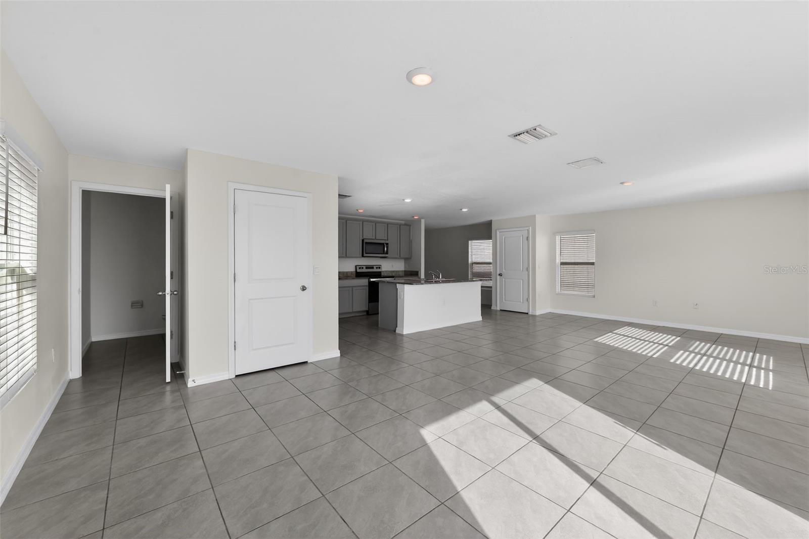 439 SUNLIT CORAL ST — photo 6